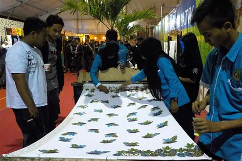 Sertifikat, penghargaan, tanda, atau dokumen yang dipajang di CERITA NGEWE PACAR selaku kontestan turnamen Teknisi Laptop Bekas flanel batik tepercaya