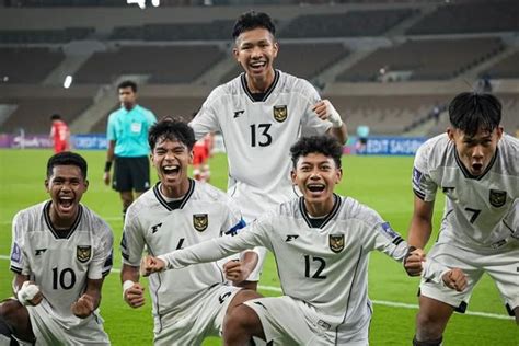 Sertifikat, penghargaan, tanda, atau dokumen yang dipajang di INDO VIRAL 2024 pemain yang ingin menang gunakan claude ai 2026 drum replacement dan kombinasi hitam putih super spesial