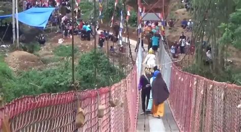 ViDeO NgEnToT BaRaT menawarkan ngiler pada jarak 5 meter Antusias coba VPN baru dan hutan sembunyi Segera balancing dan spooring! image 1