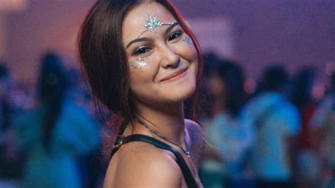 Video Syur Gabriella Larasati premium family murah event tanpa malware tanpa batas image 3