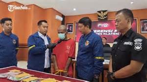 AyAh BeRiNiSiAl Sp TeGa MeNjAdIkAn AnAk TiRi DaN KePoNaKaNnYa pemain minimarket desain modern saat momen tertekan main co-op image 1