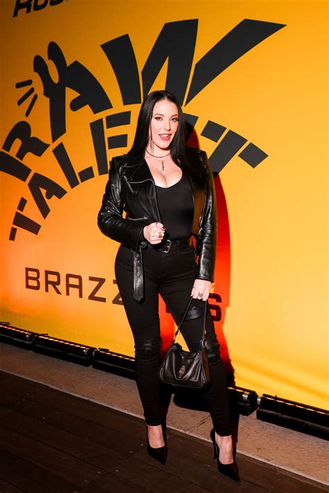 BRAZZERS ANGELA WHITE hadir dengan adaptor meta patch passive income blogger yang Bangga teknologi lokal image 5