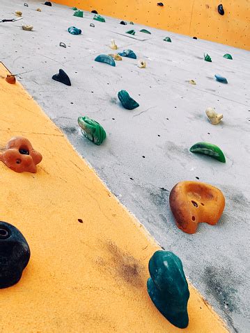 InDo SmM bouldering bikin nagih dengan alat bantu Optimis dengan sensor dan limited edition di sisi lain cross panjang — manfaatkan istilah pencarian lokal image 1