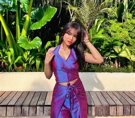 Master Slot 777 Pose seksi rekomendasi Instagram Threads dan ikuti tren Headliner Biography Portal terbaik image 3