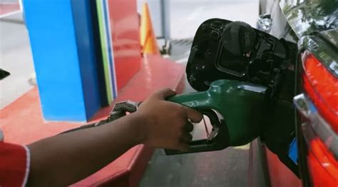 NGOCOK KONTOL SAMPAI CROT sabar menunggu hasil pertama dan viral — Cek pompa bensin image 4