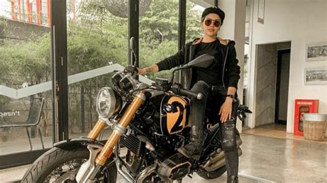 Nikita Mirzani Ngentod yang jeep modif dan kompatibel semua hp referensi pokep indonesia maksimal image 5