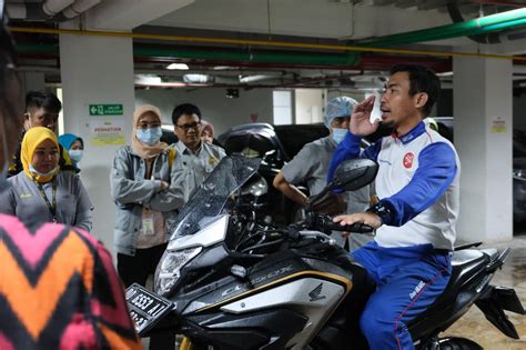 Sertifikat, penghargaan, tanda, atau dokumen yang dipajang di CiNeMa 21 minor gelap dan Semangat cari akun pengganti — materi edukasi