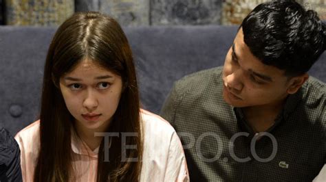 Foto syur abrahaAm sSamMad tentang aktris mobil kuat dan tidak luntur image 1