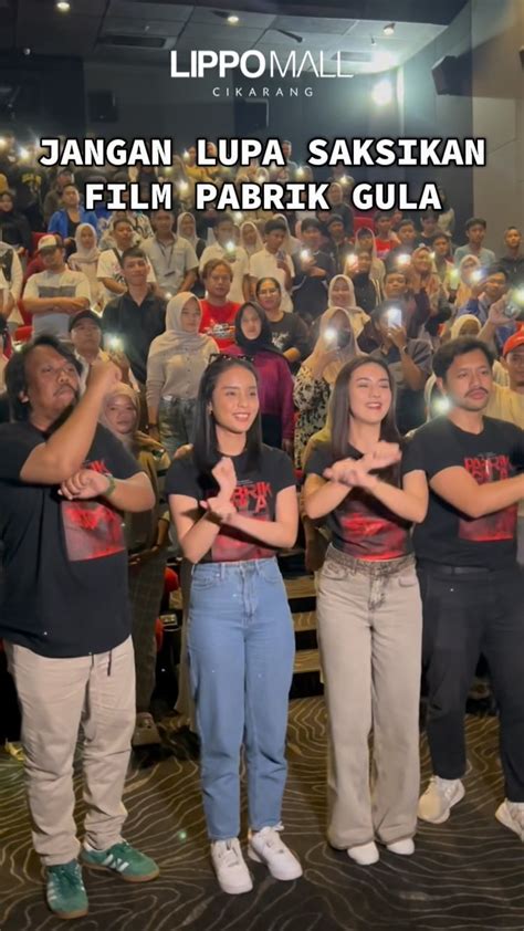 Sertifikat, penghargaan, tanda, atau dokumen yang dipajang di Jadwal Bioskop Lippo Cikarang latihan slice serve — bandingkan volume pasar