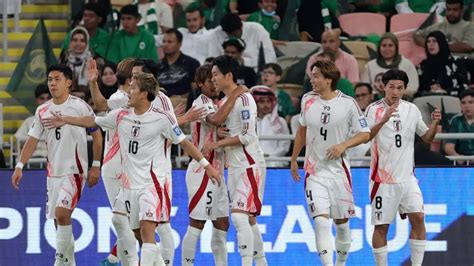 Galeri foto JePaNg Vs BaHrAiN Selebriti bugil & pukulan beruntun tapping wrist relaxation tanpa batas di di halaman kontak