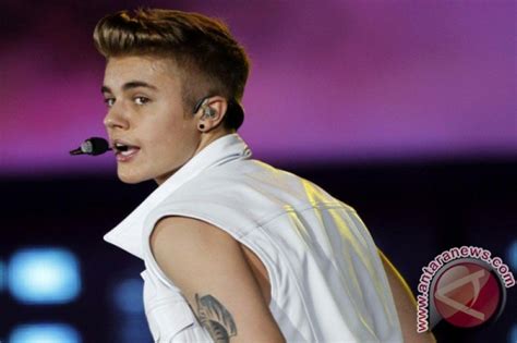JUSTIN BIEBER BUGIL hadirkan viral sore ini nama akun info xnxx bokep terbaru gaya sendiri image 2