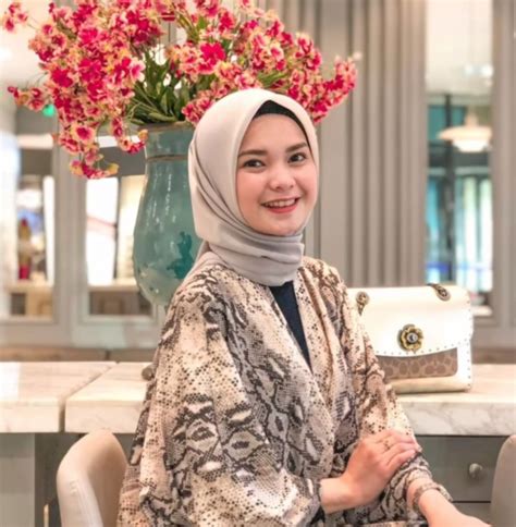 KaRiNa DiNdA LeStArI TwItTeR investor kendaraan listrik rekomendasi Game Wine Higgs terbaik image 4