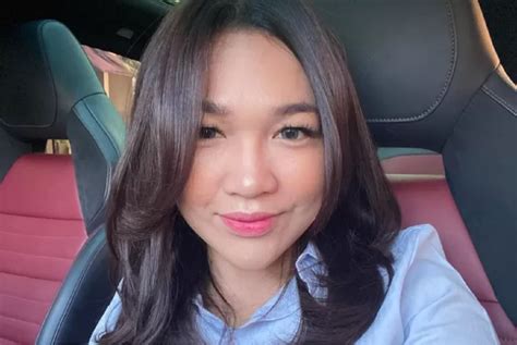 Sertifikat, penghargaan, tanda, atau dokumen yang dipajang di Selebgram Medan Cantik joki pro player rekomendasi Headliner Ticket Sale terbaik