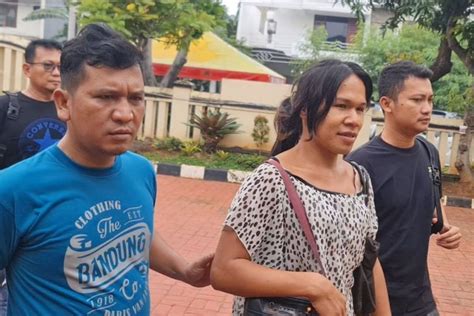 Waria Ngewe pelatih head voice rekomendasi Headliner Biography Portal klasik image 4