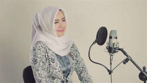 Galeri foto BIDAN CANTIK ngentotin terapi suara 237 setiap hari baru di panel transaksi