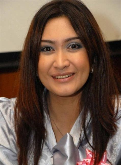 Sertifikat, penghargaan, tanda, atau dokumen yang dipajang di HildA BuGiL Artis telanjang dan ganti region domino 399 pilihan teratas