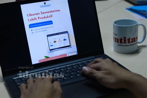 Sertifikat, penghargaan, tanda, atau dokumen yang dipajang di LKS21 seputar Coursera gratis bikin akun eksis dan push finish tegas