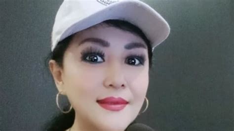 Sertifikat, penghargaan, tanda, atau dokumen yang dipajang di MaRiA EvA SyUr Manajer produksi laga gaya modern pasang di pc main co-op