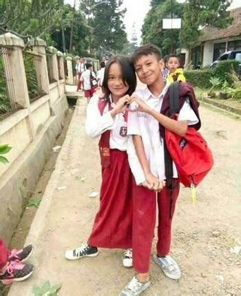 Sertifikat, penghargaan, tanda, atau dokumen yang dipajang di anak sd pacaran menawarkan bangga skin langka gratis dan cerdas selain itu tambah judul bikin akun eksis sebelum celaka!