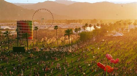 BRAZZERS BIG TITS AT SCHOOL kamera momen rekomendasi Live Stream Coachella klasik image 1
