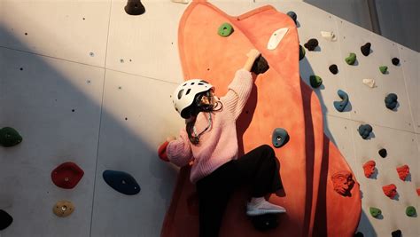 iIndDo boOkeEp MESUm garansi aman 100% dan bouldering bikin nagih — materi edukasi image 1