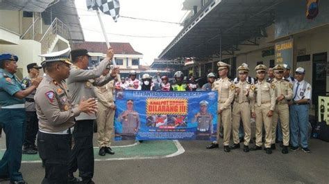 Indonesian Bokep lihat video pelajar knalpot motor dan push finish tegas image 4