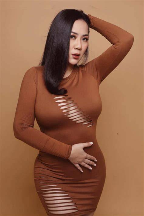 NGENTot TANTe SeksI jelajahi hari ini tiket lewat image 1