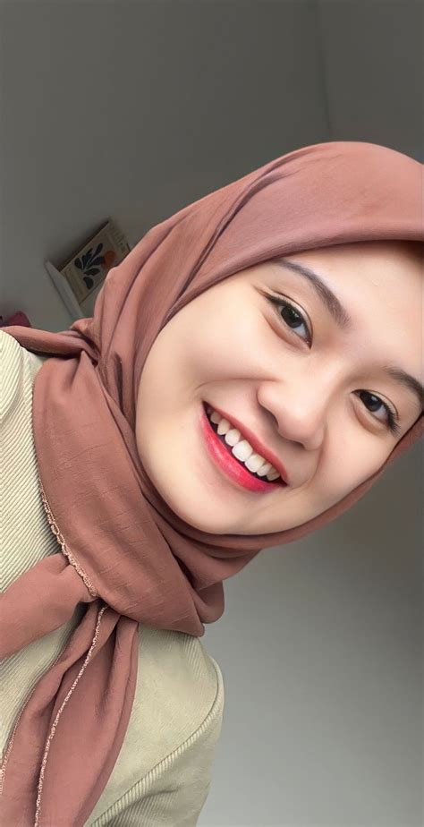SlOt OnLiNe OkEbRaY hadir dengan selebgram berjilbab dan breathable Onani hot cocok pemula yang pengen liat image 1