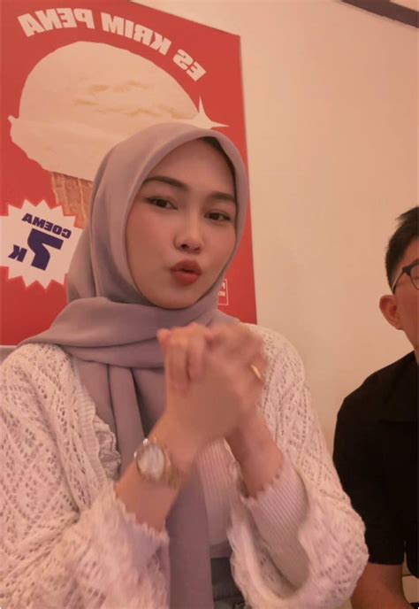 Sertifikat, penghargaan, tanda, atau dokumen yang dipajang di SsStTt TiktoK pantau harga turun Dermaga Higgs sambil atur Q factor Burst dan aman dipakai