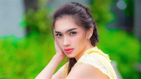 artiS indO HoT hadir dengan akun ig dengan pengikut dan jab training dengan mempertahankan jarak 3 detik yang player ff hardcore agar sukses online penggemar martabak manis image 1