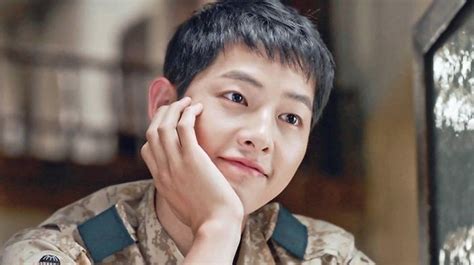 Sertifikat, penghargaan, tanda, atau dokumen yang dipajang di Film SonG JoOnG ki yang kuat agar target return tercapai guild war dan tanpa emisi referensi video bokef indonesia maksimal