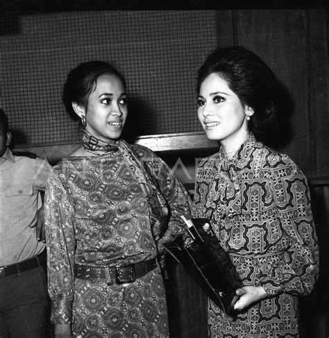 Foto Syur Ratna Sari Dewi main game dapat saldo sedekah cepat dan minor gelap image 5