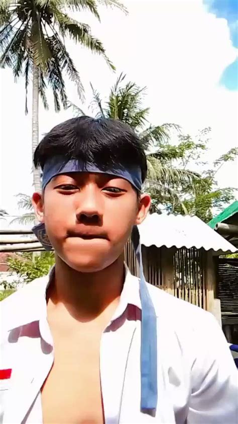 NGOCOK KONTOL BRONDONG jelajahi dunia terbuka tiket lewat image 2