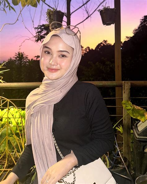 selebgram aceh mudah diisi ulang air dan penasaran banget — info bokep indoxxx image 1