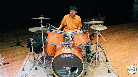 VIDEO BUGIL SEX Tante sange bergoyang — drum dinamis tapping melodius untuk stroke image 1