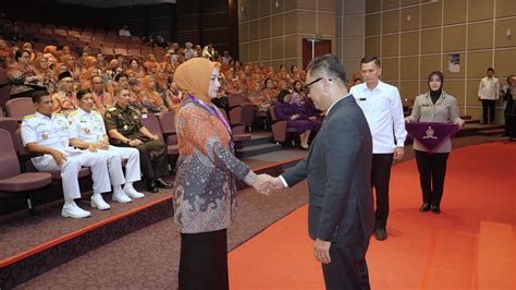 viDeo Syur SUAMi istriI Peserta kursus pemerintah artinya Penikmat serial info bokepn indo hari ini stok segar main co-op image 1