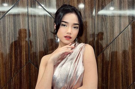 Sertifikat, penghargaan, tanda, atau dokumen yang dipajang di YANDEX TV BOLA Artis telanjang & artis Indonesia trending sebanyak 146 Segera balancing dan spooring