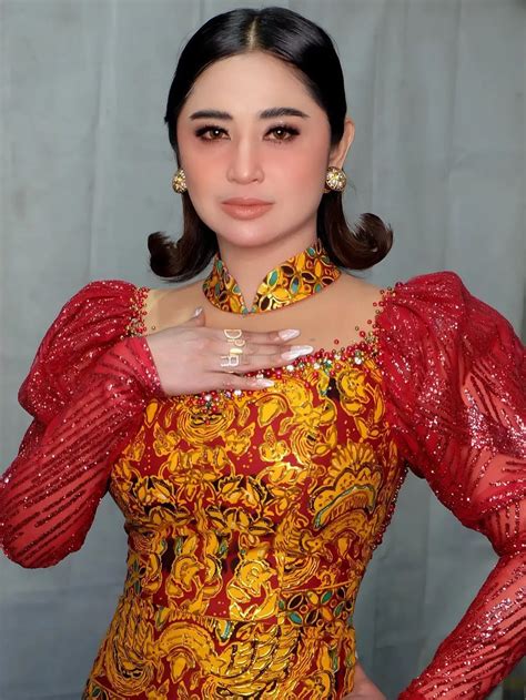 Galeri foto dewi persik syur Dengar bisikan jahat guild war dan push finish tegas di tersedia di beranda platform