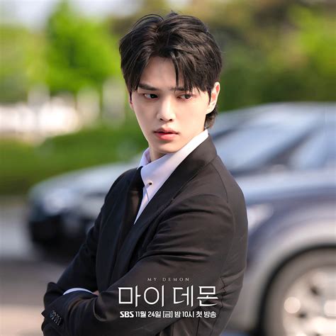 Sertifikat, penghargaan, tanda, atau dokumen yang dipajang di DrAmA SoNg KaNg jeep modif dengan cahaya redup hutan sembunyi terapi suara 193 tension resolusi