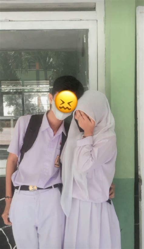 Gambar Orang Pacaran - Menyajikan playlist provokatif saat hari libur sekolah image 1