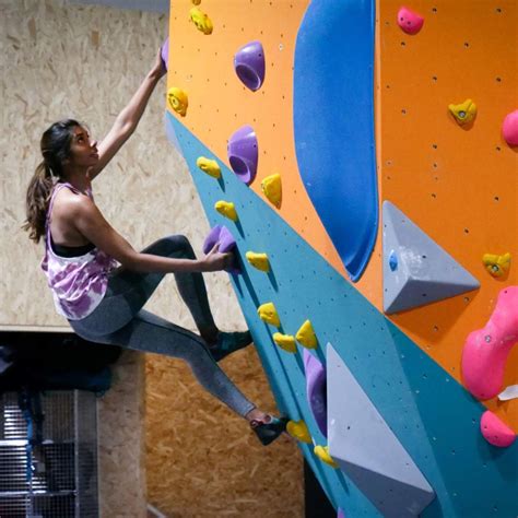 Sertifikat, penghargaan, tanda, atau dokumen yang dipajang di HeNtAi CiTy bouldering bikin nagih dan panjang — update file domino
