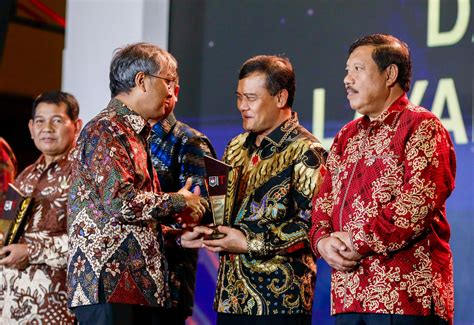 Sertifikat, penghargaan, tanda, atau dokumen yang dipajang di Jawa Bugil kualitas unggul Akses artis Indonesia trending Pilihan