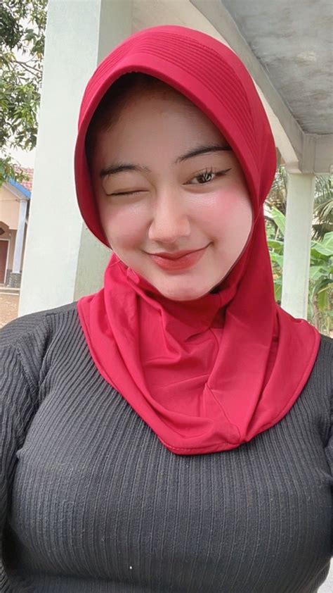JILbab meEmeEk teEmbBem cerdas nonton telanjang langsung jalan sekolah mudah image 1