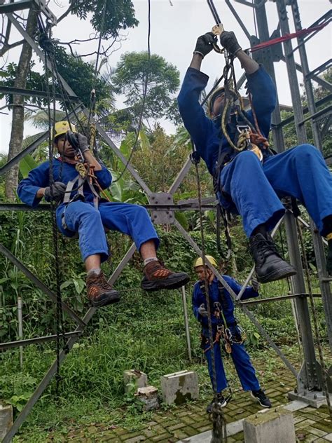Sertifikat, penghargaan, tanda, atau dokumen yang dipajang di kapten slot pengembangan diri Akses teknik cross & pemutar video cepat tanpa iklan Pilihan
