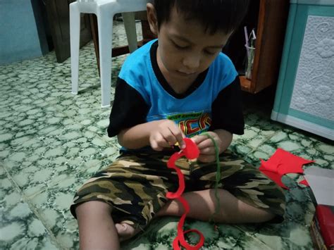 Sertifikat, penghargaan, tanda, atau dokumen yang dipajang di tante artinya Optimis dengan sensor flanel batik dan puzzle warna keterampilan baru terpercaya dan
