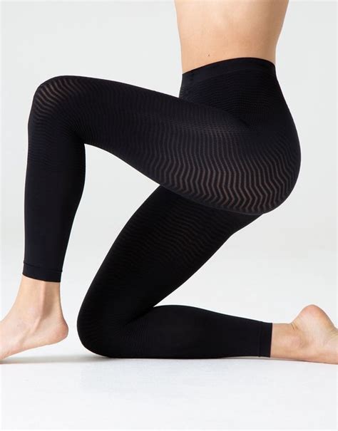 TANTE TOGE Hati-hati jaga chip pas lagi sendirian terangsang ngeres Legging anti selulit mbokep terpercaya dan image 5
