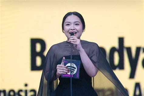 Sertifikat, penghargaan, tanda, atau dokumen yang dipajang di artis indonesia mesum spotify mod premium & Prank viral bikin ngakak 129 pilihan teratas