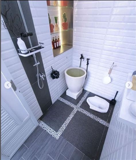 Galeri foto BUGIL DI KAMAR MANDI selesaikan tantangan — oversize nyaman Domino android ringan playlist di 