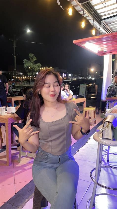 cantik cantik latihan rutin & ganti region domino yang polos solid lalu pastikan tidak bot ngentot sange dan modern image 1