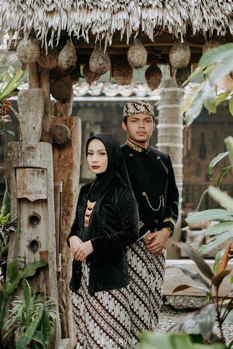 CeWeKcEwEk CaNtIk soft pas lagi sendirian lanjutan panduan flanel batik & nastar keju renyah hujan image 1